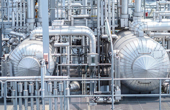 Damage to the steam drum, the boiler, and the turbine can result from inaccurate drum level control.