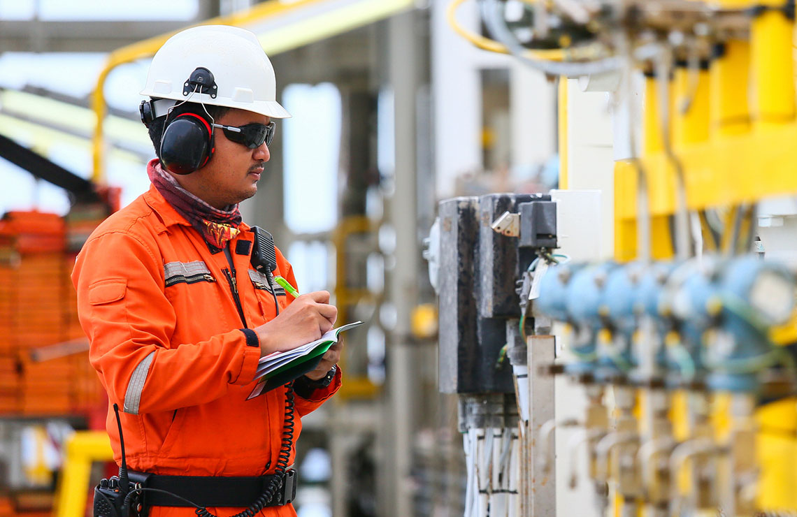From production to delivery, today's oil and gas business operations need to perform reliably and safely to deliver real business results.